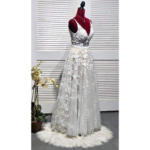 Ashley Lauren Women's White Floral Embroidered Long Prom/Wedding Dress Sz 2 2807 - Picture 2 of 10